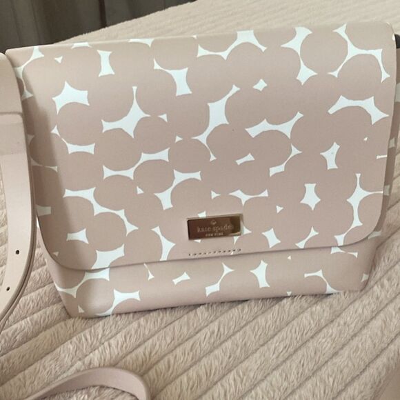 Kate Spade Madie Putnam
Drive Splodge Dot Pink/White crossbody - Picture 1 of 5